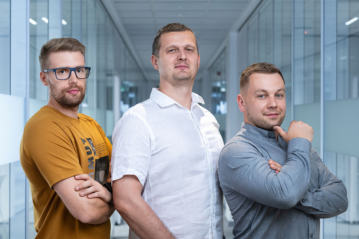 Poznaj zespół Eleco